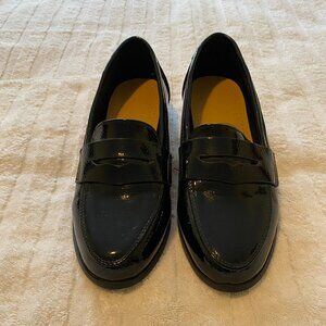 Steve Madden black patent loafer